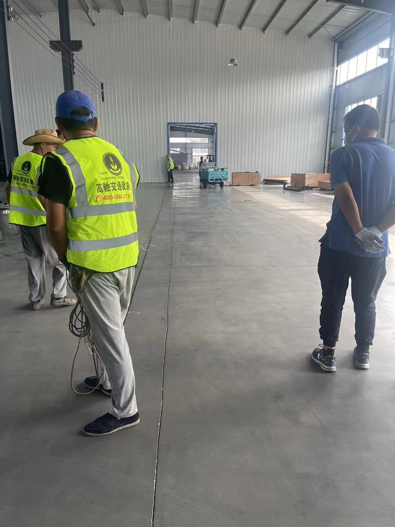 某碳化硅厂场内标线项目圆满完成(图1)