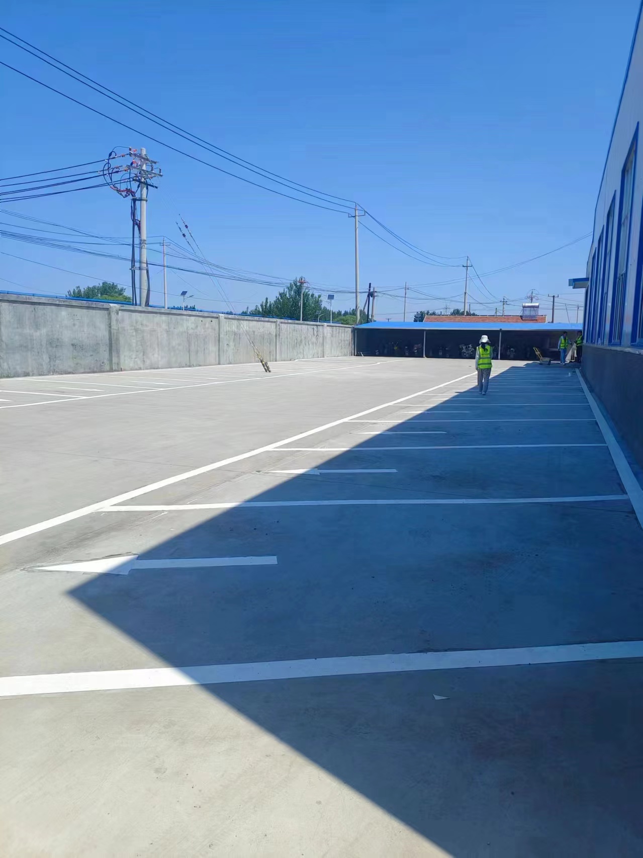 某碳化硅厂场内标线项目圆满完成(图3)